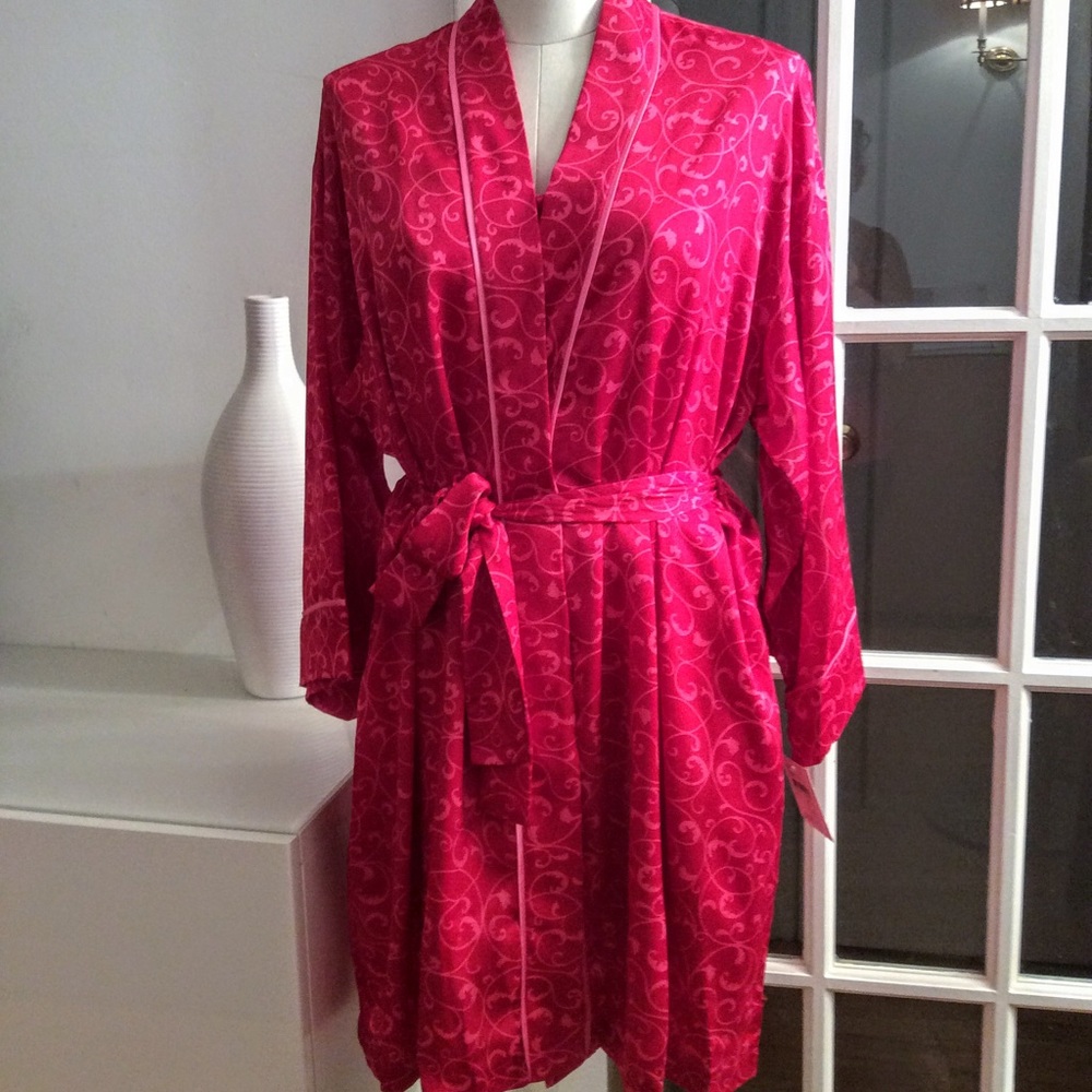 Natori Fuschia Satin Robe size XS/NWT